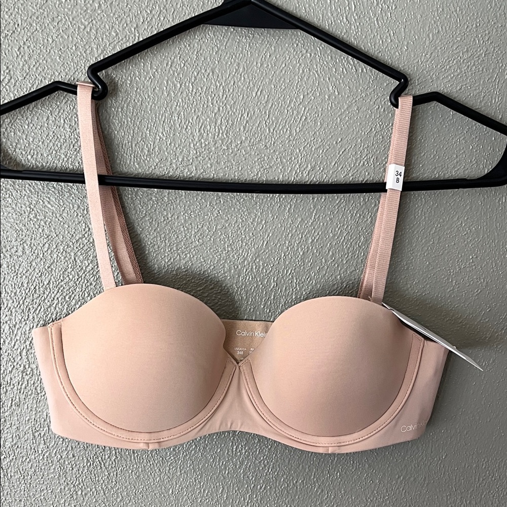 NWT Calvin Klein Push Up Bra Size 34B with optional Strapless Style